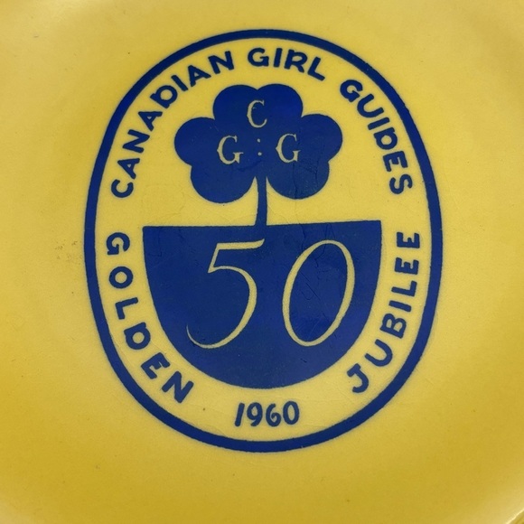 Canadian Girl Guides 1960 Golden Jubilee Commemorative Plate - Picture 2 of 8